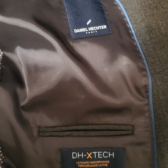 Suit - Picture 3 of 5